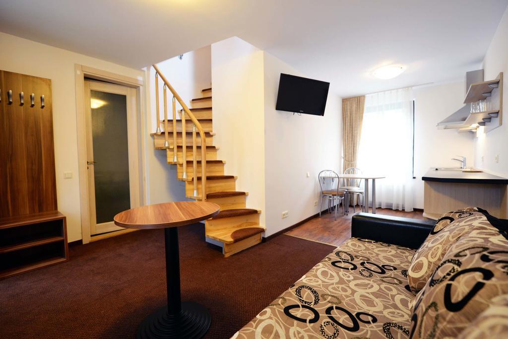 Guest House & Villa Astoma Palanga Exterior photo
